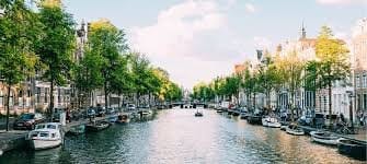 De Impact van Urban Muziek op de Cultuur Een Verkenning van MC Trax De Impact van Urban Muziek op de Cultuur Een Verkenning van MC Trax
